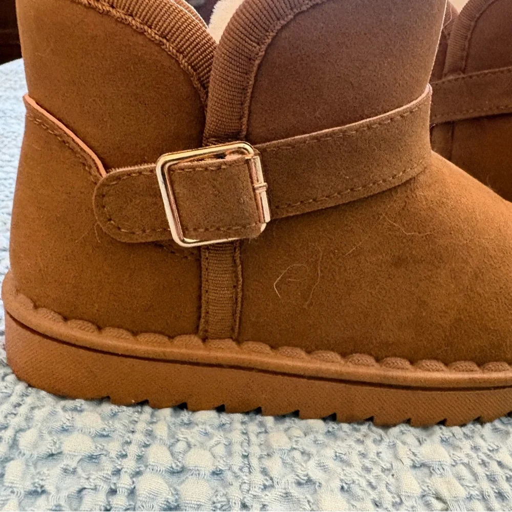 Cozy Tan Toddler Girl Ankle Boots sz 11T